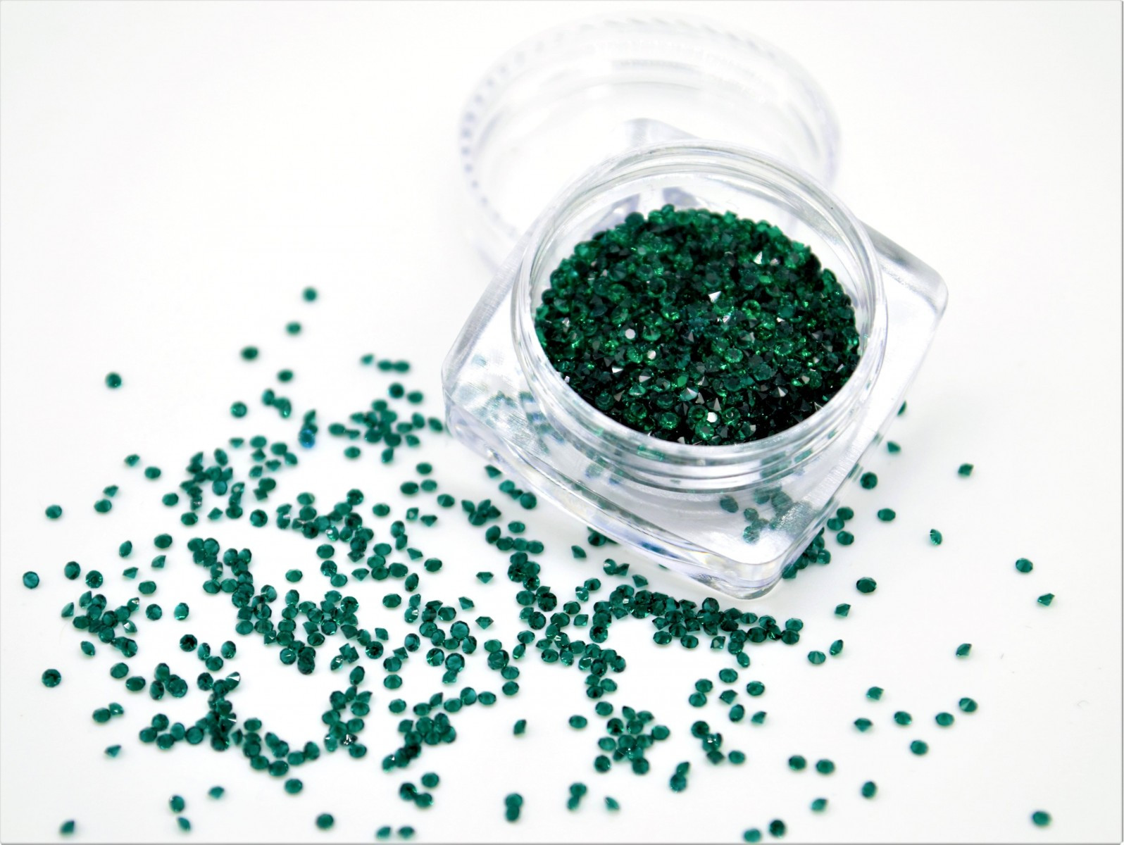 Стразы Pixie Emerald