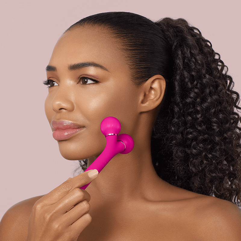 Електронний звуковий ролик для обличчя GESKE Sonic Facial Roller 4 в 1 бузковий на beauty-prof.com Фото 4 Електронний звуковий ролик для обличчя GESKE Sonic Facial Roller 4 в 1 бузковий Фото 4