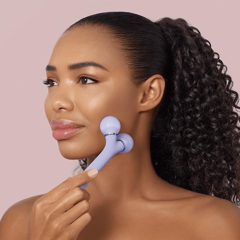 Електронний звуковий ролик для обличчя GESKE Sonic Facial Roller 4 в 1 фіолетовий на beauty-prof.com Фото 4 Електронний звуковий ролик для обличчя GESKE Sonic Facial Roller 4 в 1 фіолетовий Фото 4